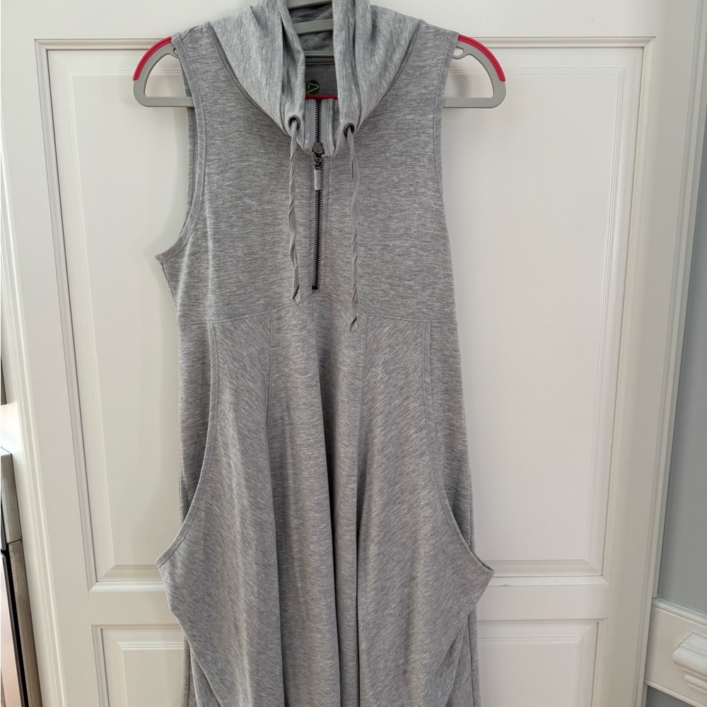 Dakini Gray Sleeveless Midi Dress